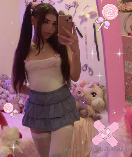 babiedarko model art gallery