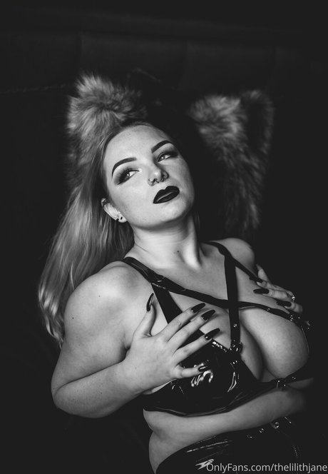 Lilith Jane sexy actress images