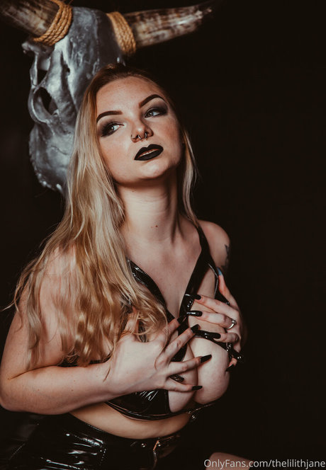 Lilith Jane Quick photo