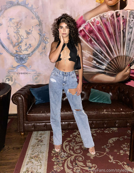 stylebyvic nudes actress pic