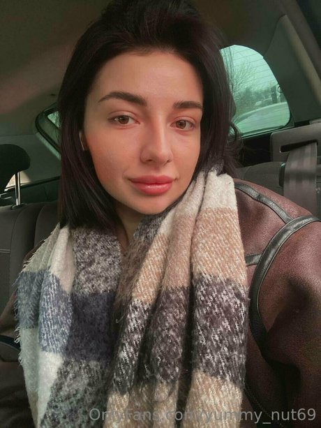 Yummy Nut hot model images