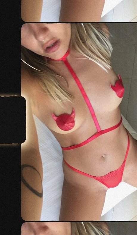 skinny blonde milf onlyfans free naked photos