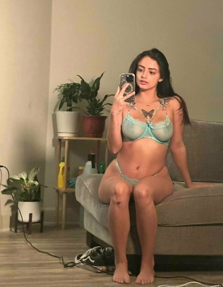 freakydesi star hot photos