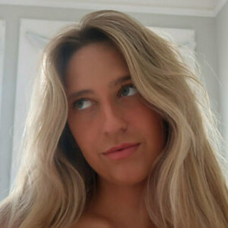 Taylor Hughes pornstar exclusive pics