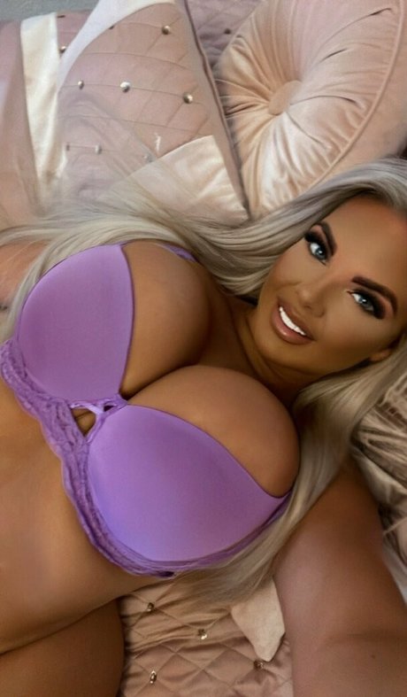 blonde secretary onlyfans beautiful pic