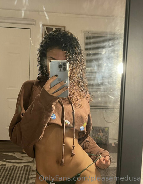 Aliakadir pornstar free photo