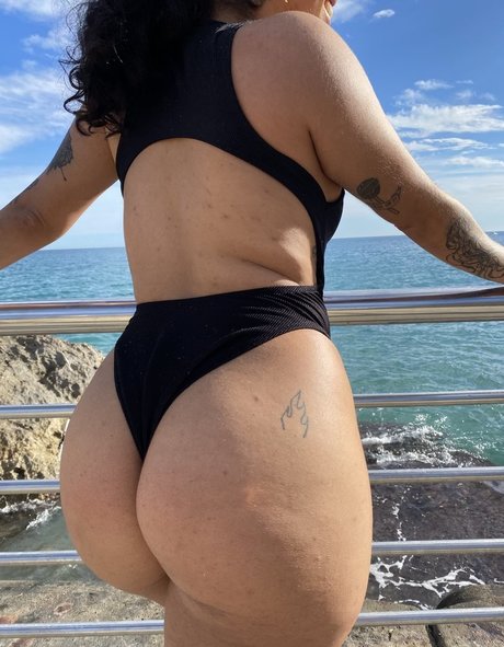 ClaudiaTwerkUp erotic star photo