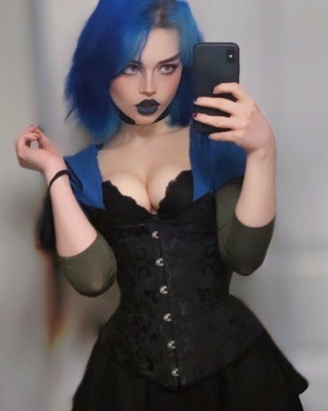 Queen Nephilim hot star picture