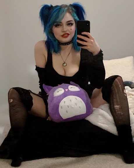 Queen Nephilim model adult picture