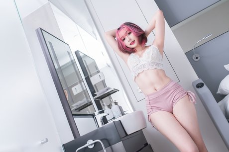 Akaei Ray free actress images