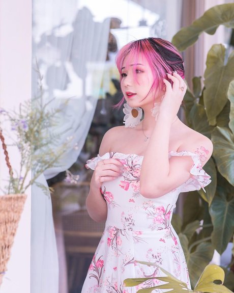 Akaei Ray nice actress pics