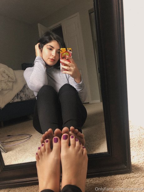 Mariedoll naked pornstar images