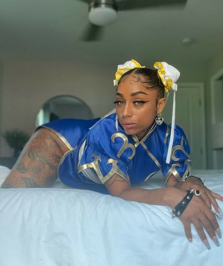 helloomcfly free actress galleries