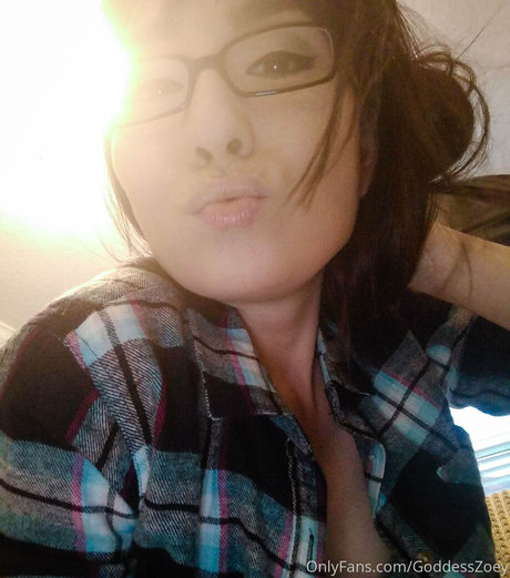 GoddessZoey high quality pornstar pictures