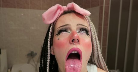 angelisstic adult model pic