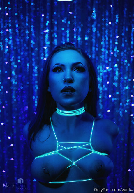 Vonka nude model archive