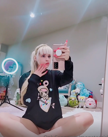 Monster Girl model nice pics