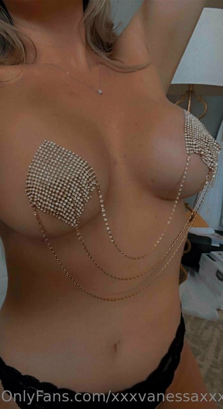 Essa V high quality pornstar picture