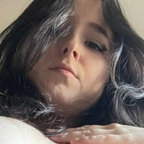 brattyrin hd actress photos