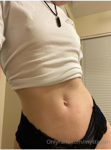 Mystichan art model gallery