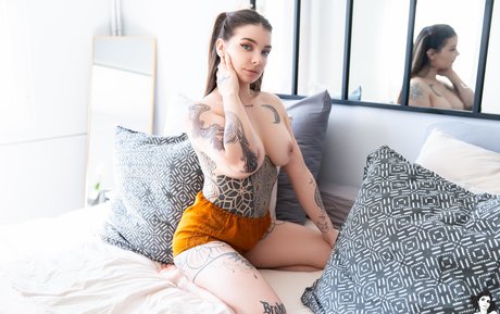 Pia Lora pornographic model galleries