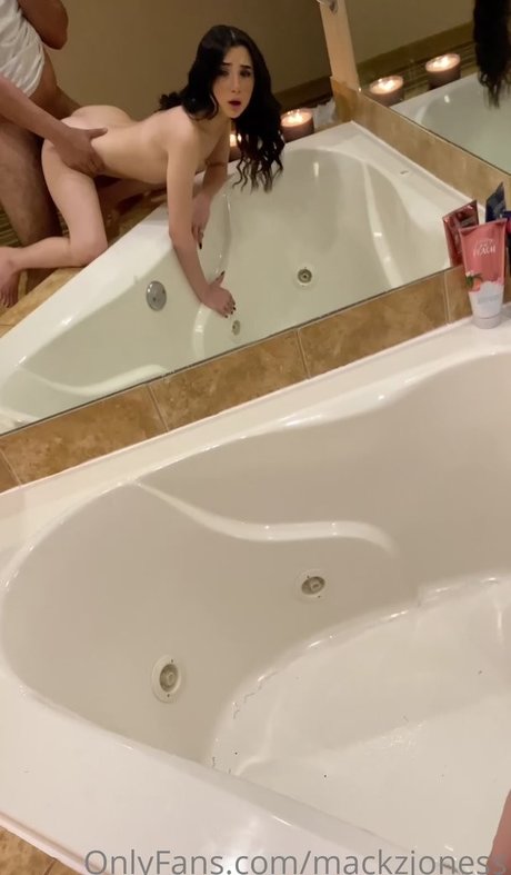 Mackenzie Jones sex star gallery