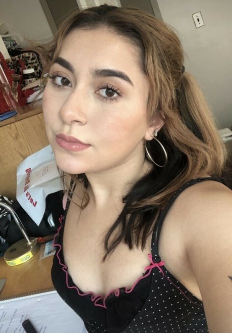 JuicyJ777 pornstar nude pics