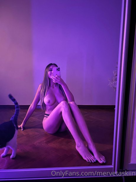 thick latina milf onlyfans naked image