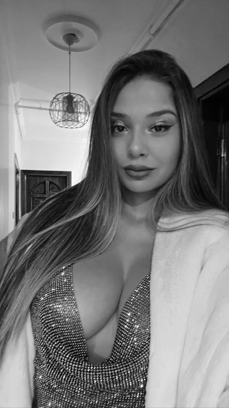 Merve Taskn best star pic