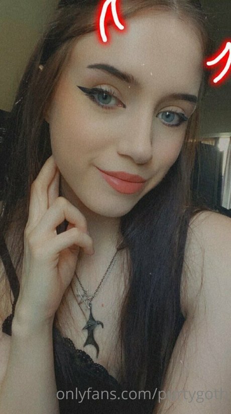 Purtygoth star adult picture