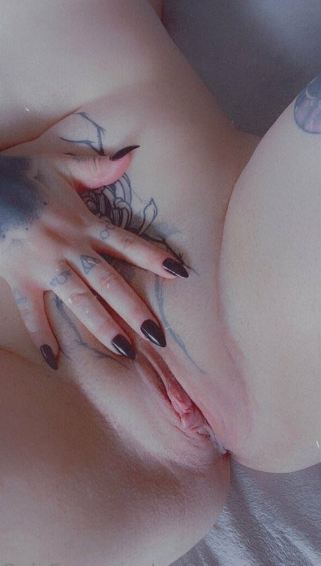 Marysaccharine hot model image