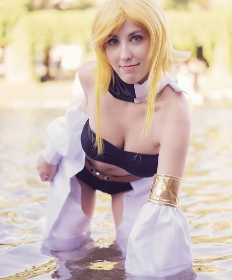 Pink Fluffy Kitchicorn adult model image