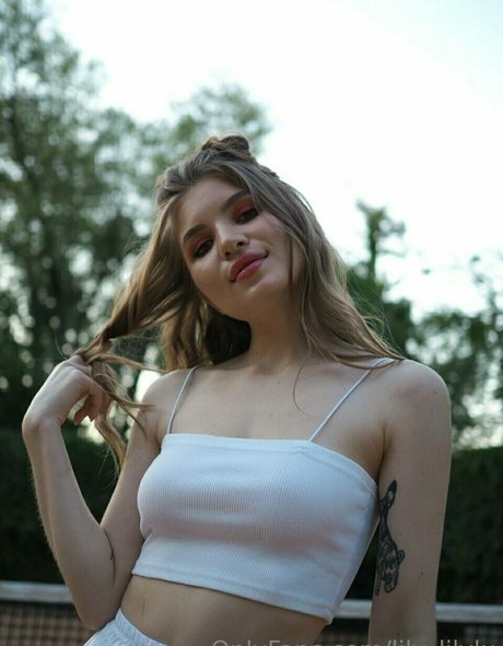 lily lilylu star high quality image