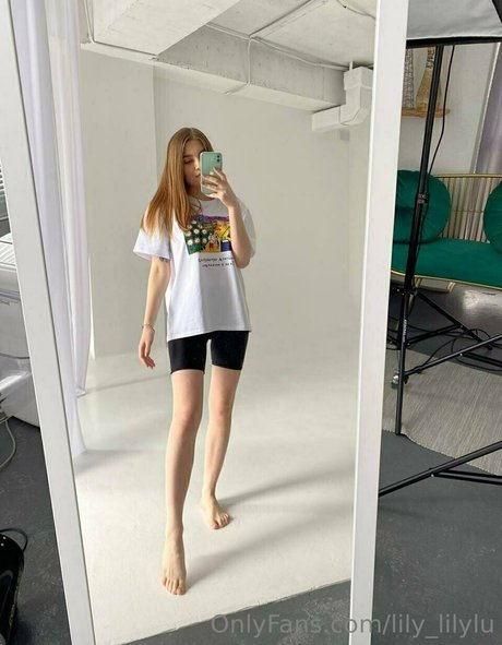 lily lilylu Profile photo