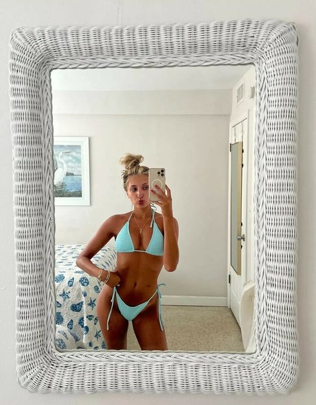 McKenzie Morgan star art archive