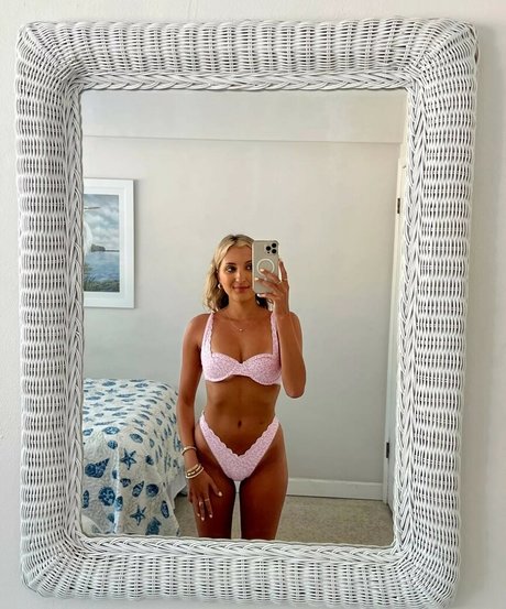 McKenzie Morgan star erotic images