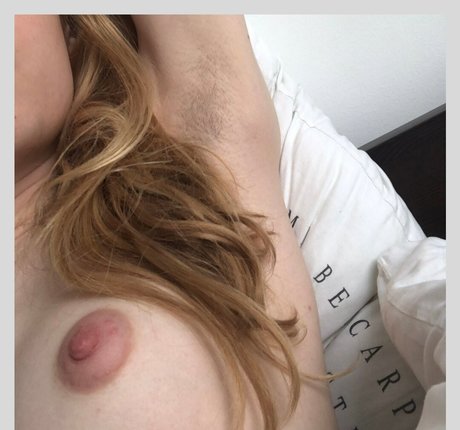 berlin tgirl star nude photo