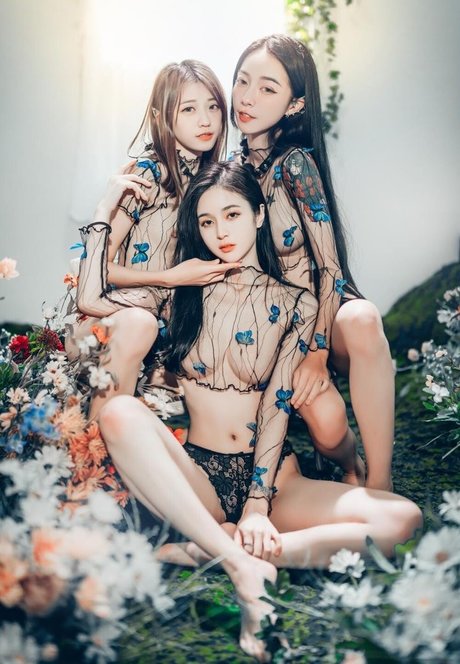 goth trans onlyfans sexy photos