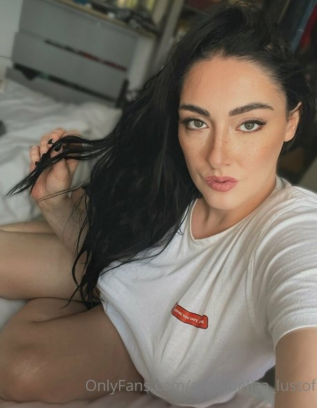 Eliza Lust pornstar naked photos