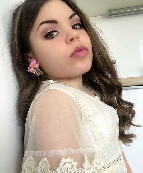 skinny babe onlyfans art nude galleries