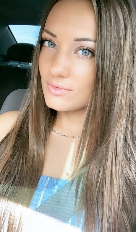 Britney Marie art model image