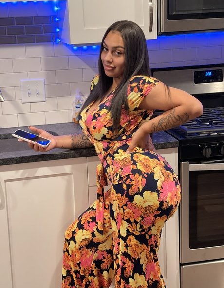 FineAssYonna exclusive actress gallery