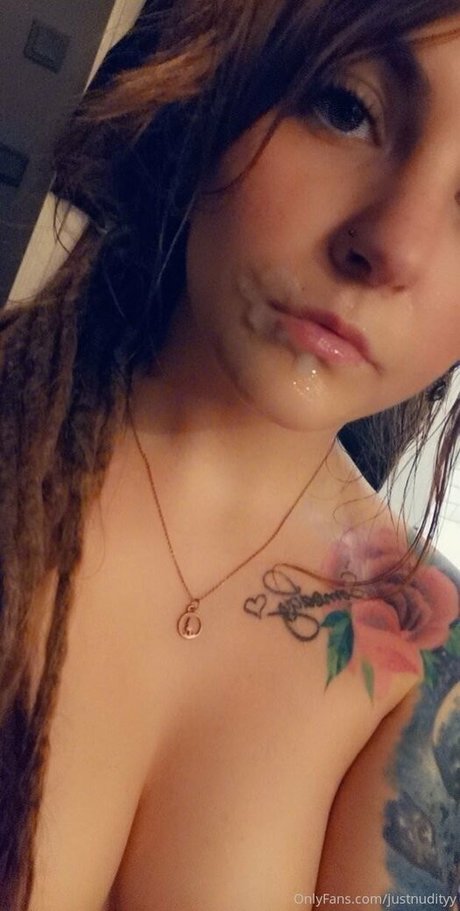 hooters onlyfans naked photo