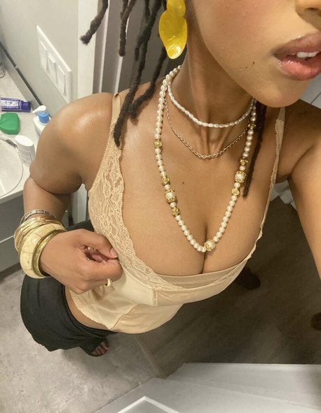 Solaya Ismail model beautiful gallery