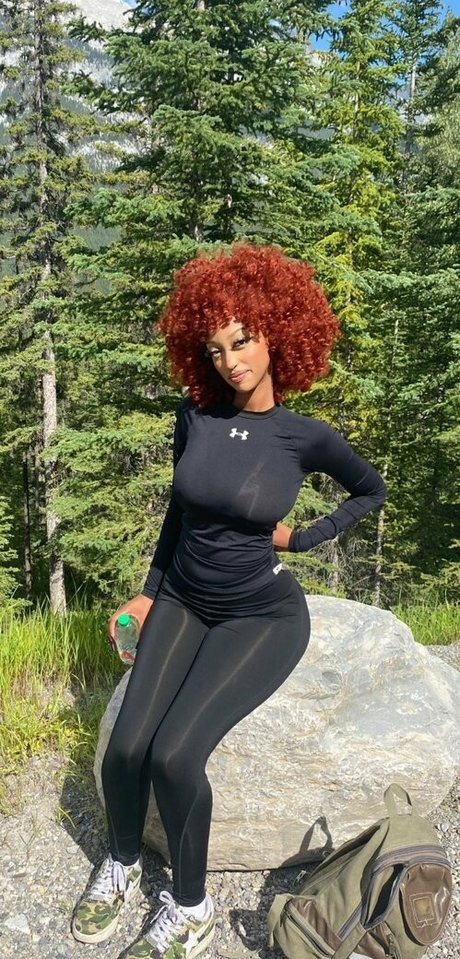 Solaya Ismail model free pics