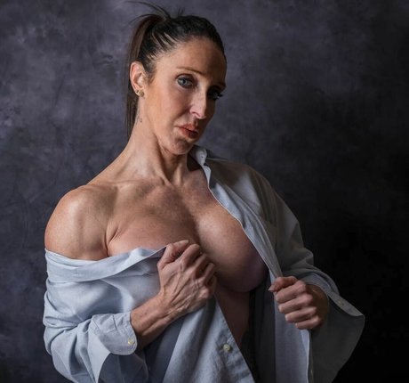 robertabrevi model nude archive