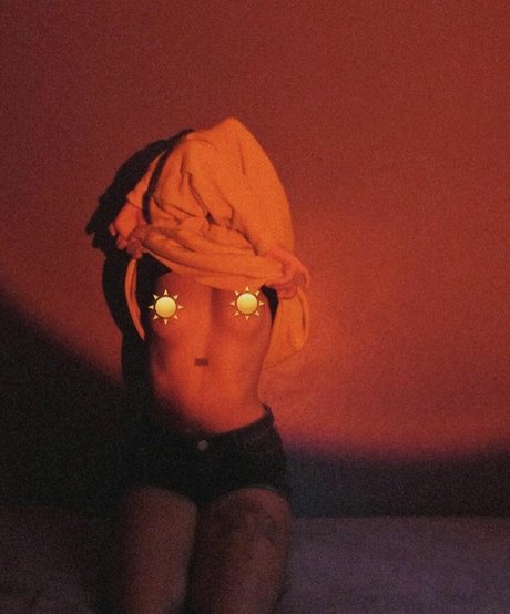 Analise naked actress pics