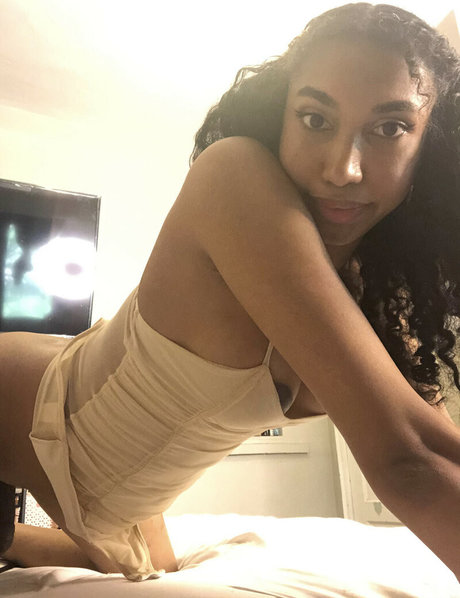 Alyssa Cova high quality pornstar photos