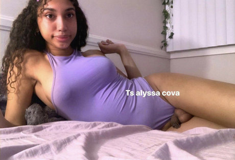 Alyssa Cova porn model photo