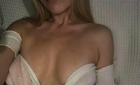 dripping wet pussy onlyfans nude pictures